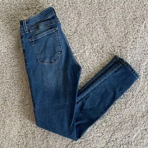 BANANA REPUBLIC CURVY MID-RISE SKINNY JEAN WITH BACK-SEAM - Picture 3 of 5